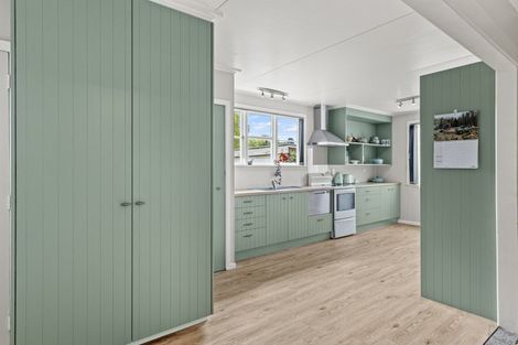 Photo of property in 30 Milne Street, Hunterville, 4730