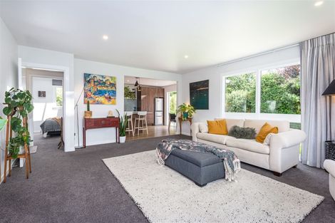 Photo of property in 10 Ladbrokes Place, Fendalton, Christchurch, 8052