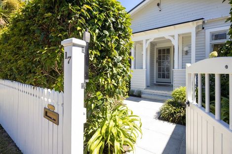 Photo of property in 17 Pembroke Road, Northland, Wellington, 6012