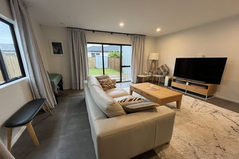 Photo of property in 15b Waka Ama Road, Karaka, Papakura, 2113