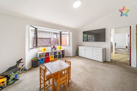 Photo of property in 19 Mcenroe Grove, Naenae, Lower Hutt, 5011