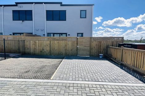 Photo of property in 18 Mene Way, Karaka, 2113
