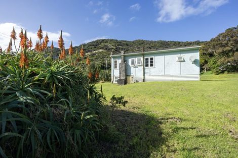 Photo of property in 118 Garden Road, Piha, 0772