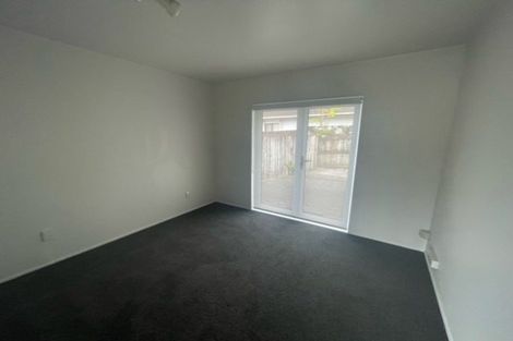 Photo of property in 2/11 Parramatta Place, Botany Downs, Auckland, 2010