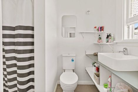 Photo of property in 23 Elizabeth Street, Mount Victoria, Wellington, 6011