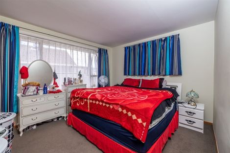 Photo of property in 33 Oriana Crescent, Hornby, Christchurch, 8042