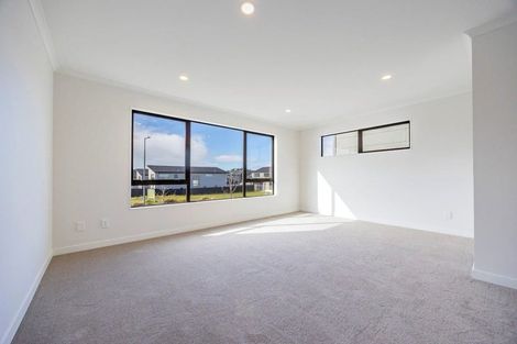 Photo of property in 7 Kikorangi Drive, Wainui, 0992