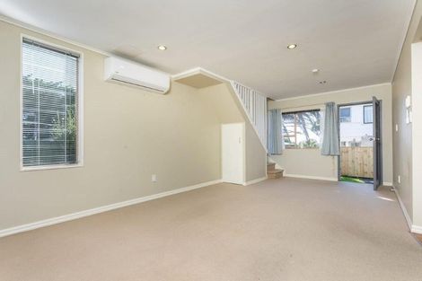 Photo of property in 4/90 Lynwood Road, New Lynn, Auckland, 0600