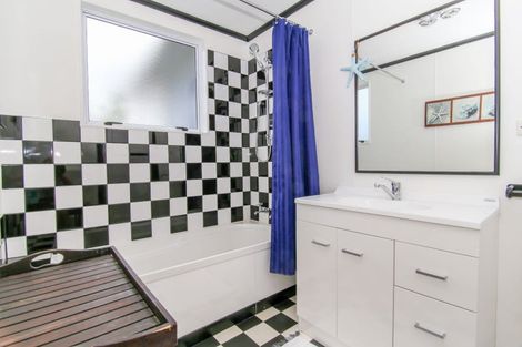 Photo of property in 75 Peel Street, Westport, 7825