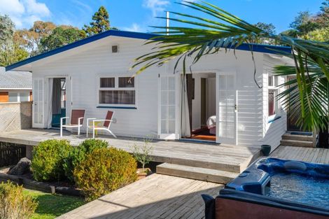 Photo of property in 11 Arosa Place, Forrest Hill, Auckland, 0620