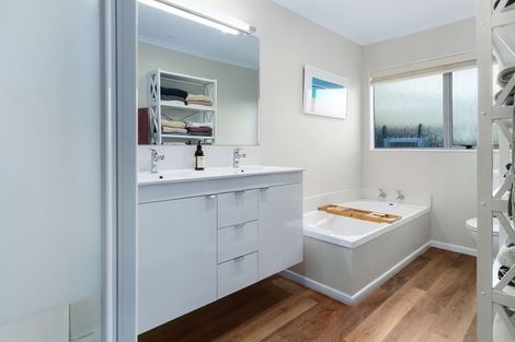 Photo of property in 76 Mercury Way, Whitby, Porirua, 5024