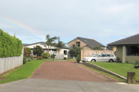 Photo of property in 15 Crannich Place, Wattle Downs, Auckland, 2103