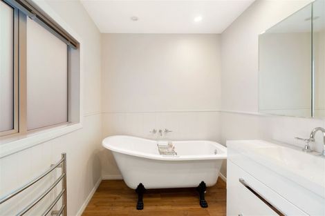 Photo of property in 139 Centaurus Road, Saint Martins, Christchurch, 8022