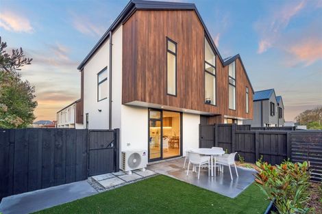 Photo of property in 2/66 Cleveland Street, Edgeware, Christchurch, 8013