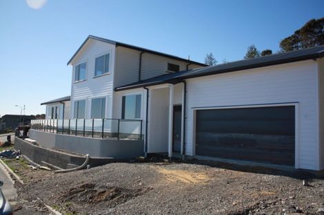 Photo of property in 103 Kakariki Grove, Waikanae, 5036