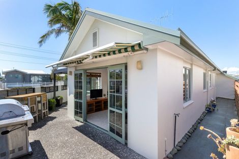 Photo of property in 201 Ocean Road, Whangamata, 3620