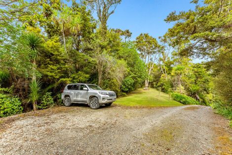 Photo of property in 2395 State Highway 1, Brynderwyn, Maungaturoto, 0587