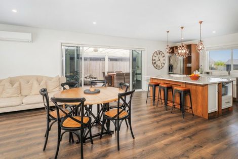 Photo of property in 5 Lady Jocelyn Place, Whitianga, 3510