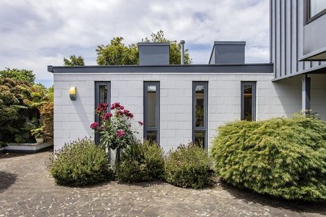 Photo of property in 19 Kent Lodge Avenue, Avonhead, Christchurch, 8042