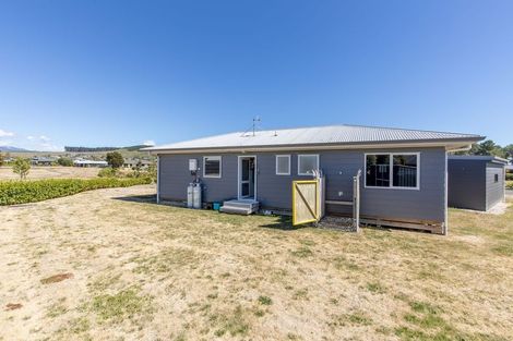 Photo of property in 15 Wai Matangi Place, Motuoapa, 3382