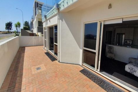 Photo of property in 45 Marine Parade, Mount Maunganui, 3116