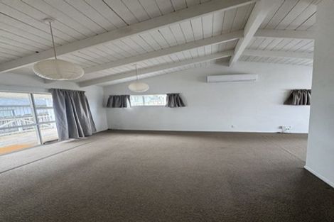 Photo of property in 48 Strid Road, Te Atatu South, Auckland, 0610