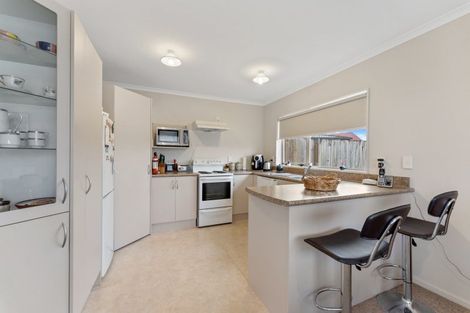 Photo of property in Rangeview Villas, 24/9 Fuller Close, Levin, 5510