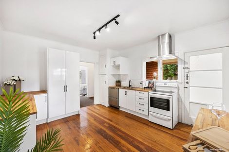 Photo of property in 49 Gardner Avenue, New Lynn, Auckland, 0600