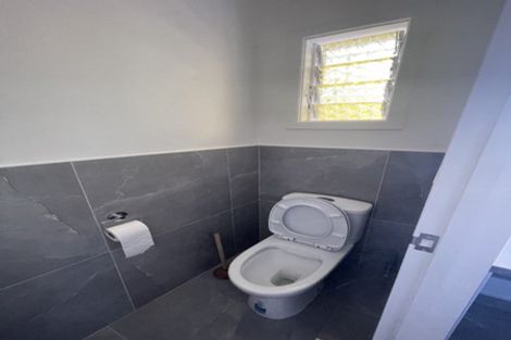 Photo of property in 7 Springbank Lane, Te Atatu Peninsula, Auckland, 0610