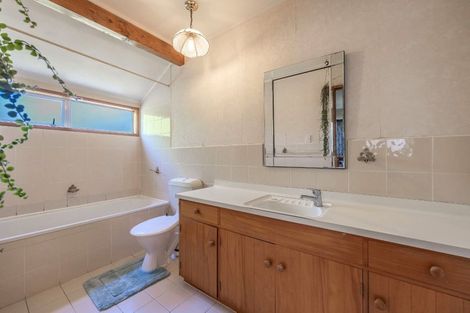 Photo of property in 10 Manutara Avenue, Forrest Hill, Auckland, 0620