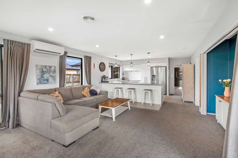 Photo of property in 51 Watkins Drive, Rangiora, 7400