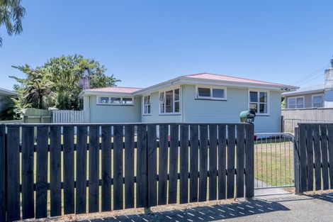 Photo of property in 27 Parsons Avenue, Levin, 5510