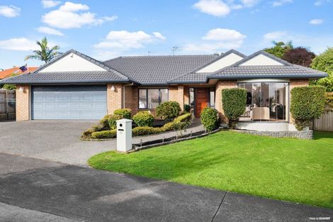 Photo of property in 35 Newbliss Crescent, East Tamaki Heights, Auckland, 2016