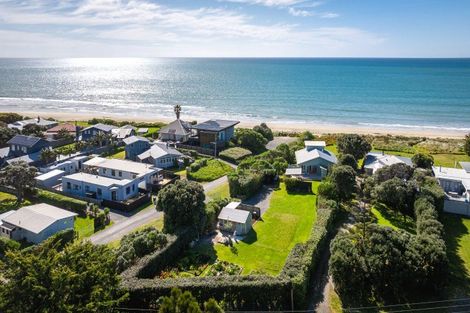 Photo of property in 10 Moori Road, Waimarama, 4294