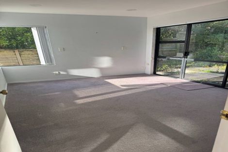 Photo of property in 2/7 Calypso Place, Rothesay Bay, Auckland, 0630