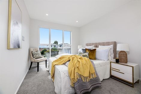 Photo of property in 3d Kingdale Road, Henderson, Auckland, 0610