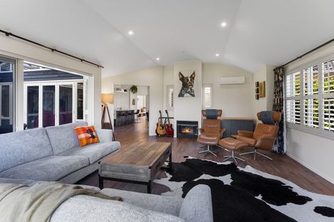 Photo of property in 196 Tutere Street, Waikanae Beach, Waikanae, 5036