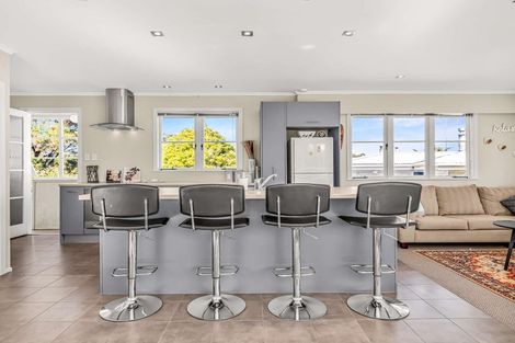 Photo of property in 33 James Mcleod Road, Shelly Beach, South Head, 0874