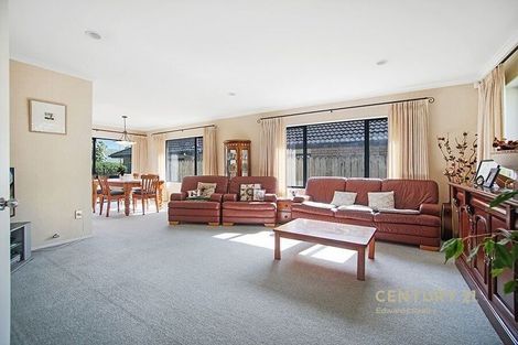 Photo of property in 21 Macnean Drive, East Tamaki Heights, Auckland, 2016