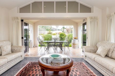 Photo of property in 21 Pukekura Place, Taradale, Napier, 4112