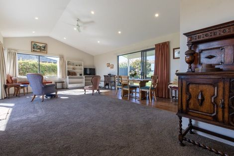 Photo of property in 11 Apatu Place, Waipukurau, 4200