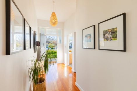 Photo of property in 100 Vigor Brown Street, Napier South, Napier, 4110