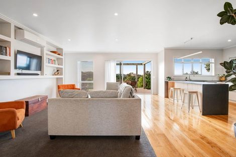 Photo of property in 51 Balboa Drive, Matakatia, Whangaparaoa, 0930