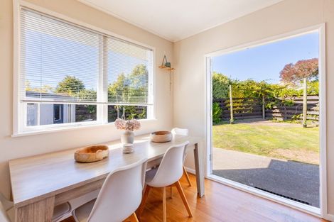 Photo of property in 33 Breadalbane Road, Havelock North, 4130