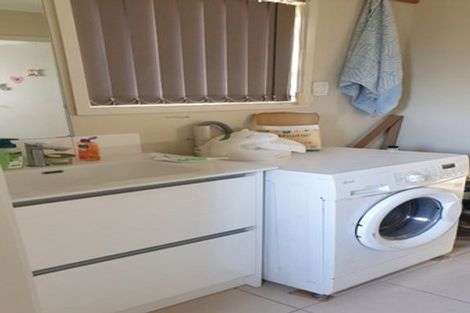 Photo of property in 41 Cockayne Crescent, Sunnynook, Auckland, 0620