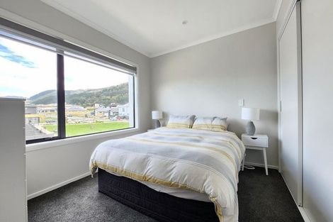 Photo of property in 24 Hokioi Drive, Kenepuru, Porirua, 5022