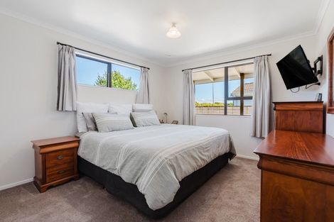 Photo of property in 18 Jasmine Avenue, Dinsdale, Hamilton, 3204