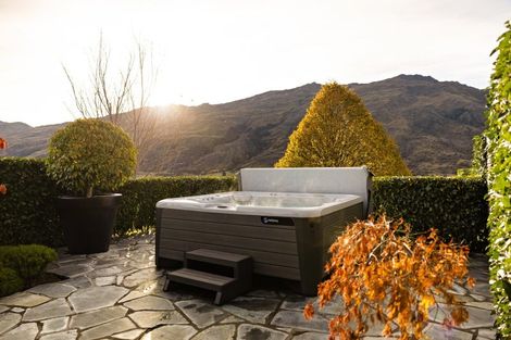 Photo of property in 47 Mooney Road, Speargrass Flat, Queenstown, 9371