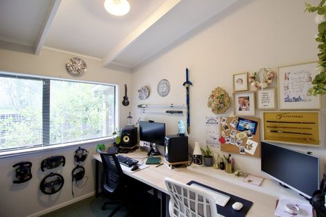 Photo of property in 36 Cockayne Crescent, Sunnynook, Auckland, 0620