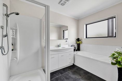 Photo of property in 38 Montague Grove, Stratford, 4332